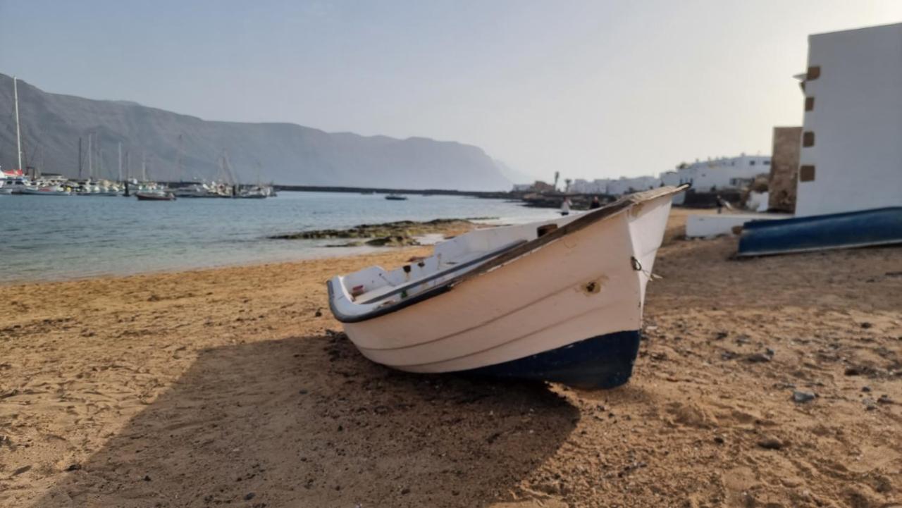 Suite Marrakech Beach, La Graciosa. Caleta de Sebo Luaran gambar